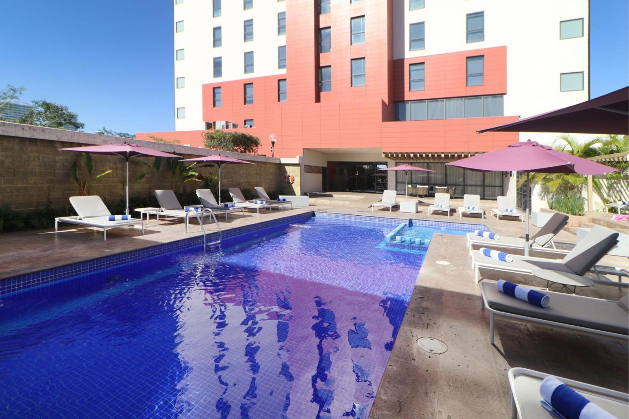 City Express Plus By Marriott Puerto Vallarta Buitenkant foto