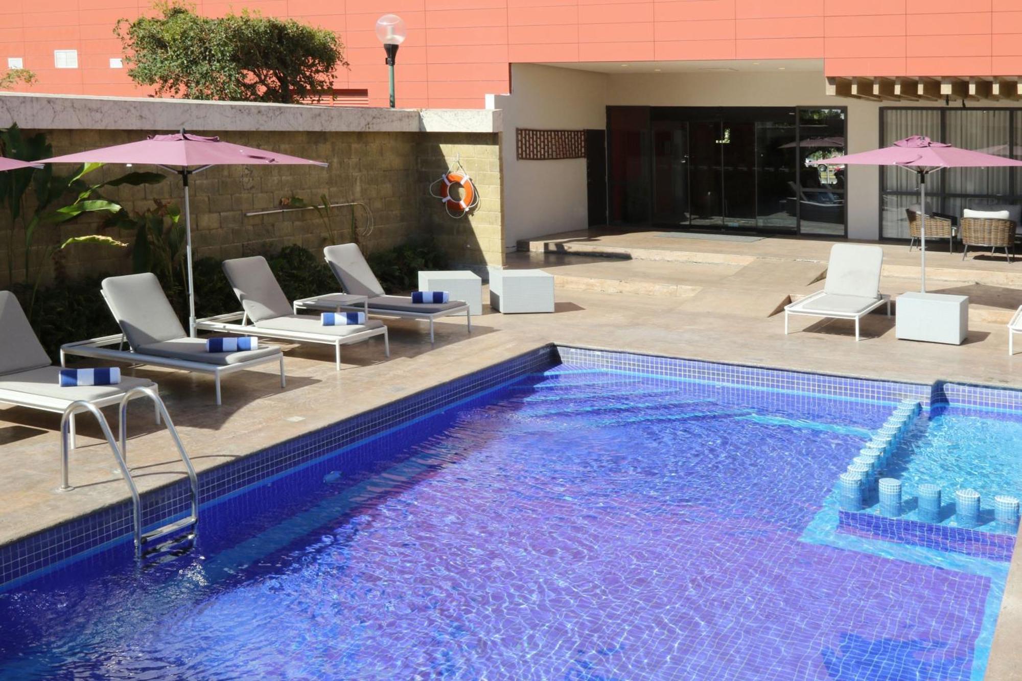 City Express Plus By Marriott Puerto Vallarta Buitenkant foto