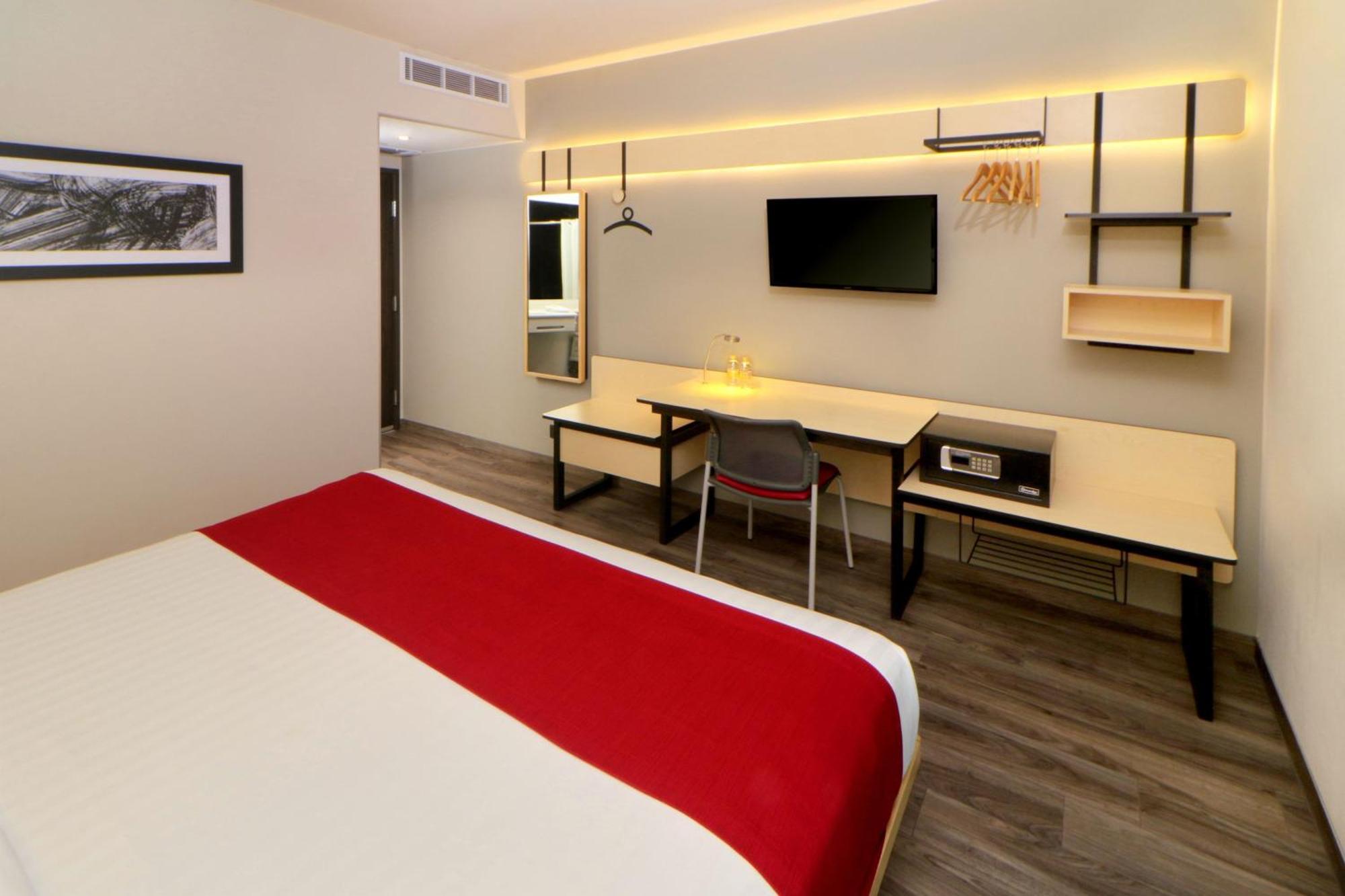 City Express Plus By Marriott Puerto Vallarta Buitenkant foto