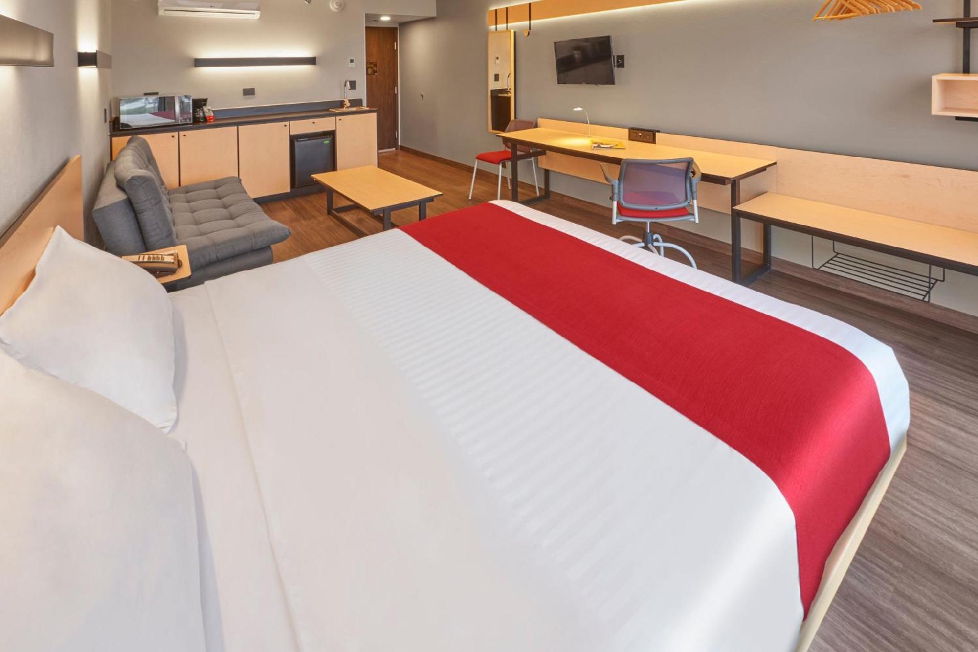 City Express Plus By Marriott Puerto Vallarta Buitenkant foto