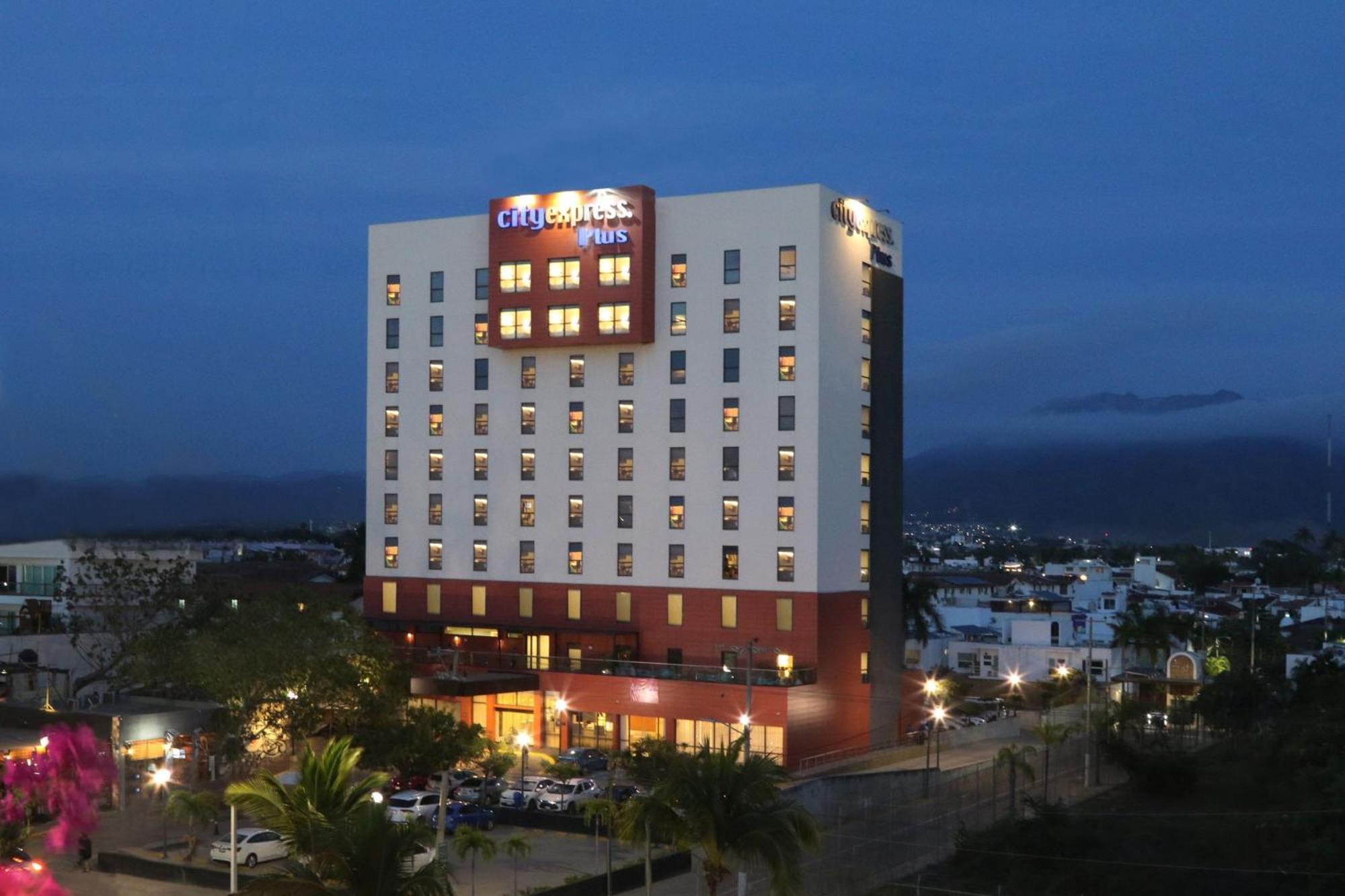 City Express Plus By Marriott Puerto Vallarta Buitenkant foto