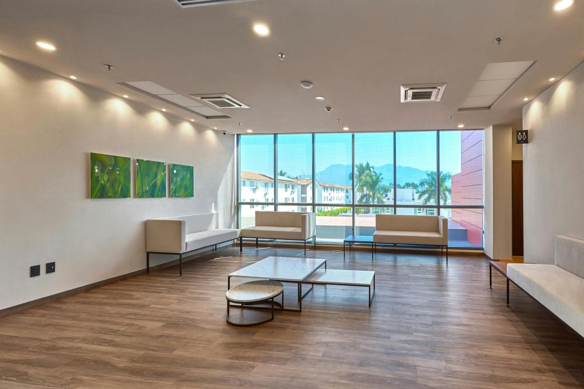 City Express Plus By Marriott Puerto Vallarta Buitenkant foto